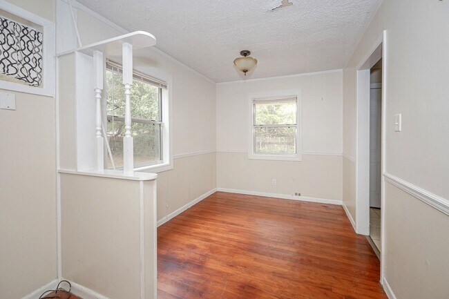 Building Photo - 2919 Criswell Ave
