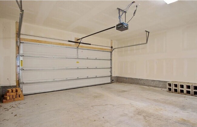 Building Photo - 10373 Shetland Dr