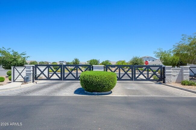 Building Photo - 542 E Bamboo Ln