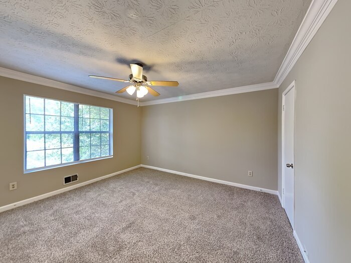 Building Photo - 1734 Jajef Ave
