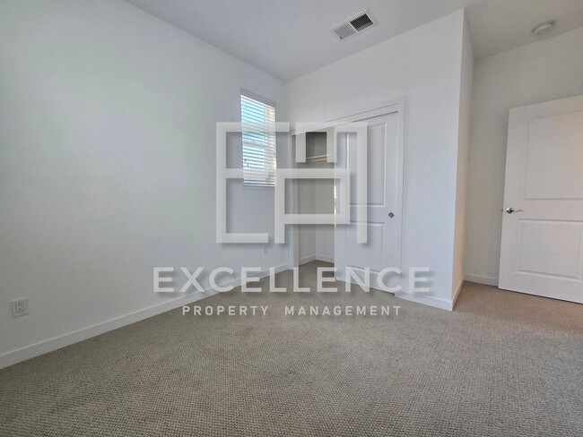 Building Photo - 611 Coco Ct
