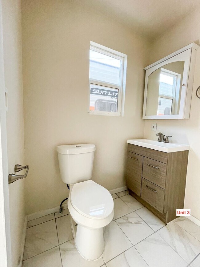 Building Photo - 1/2 off first months rent Totally Renovated Studio! AVAILABLE NOW!!