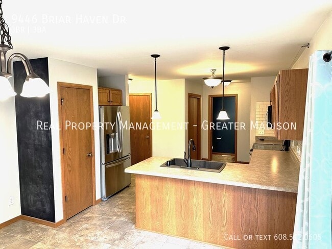 Building Photo - 9446 Briar Haven Dr