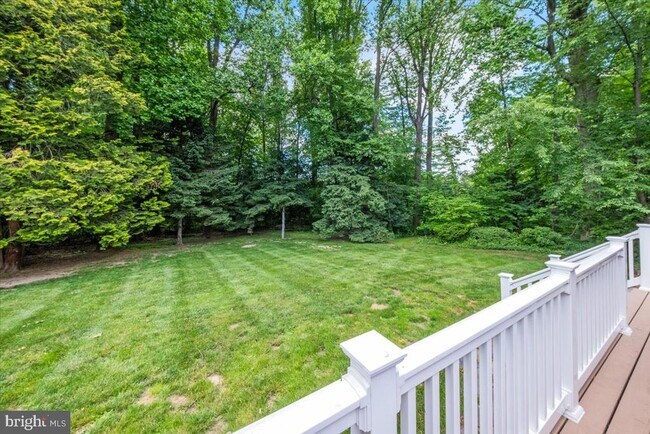 Building Photo - 40 Pine knoll Dr