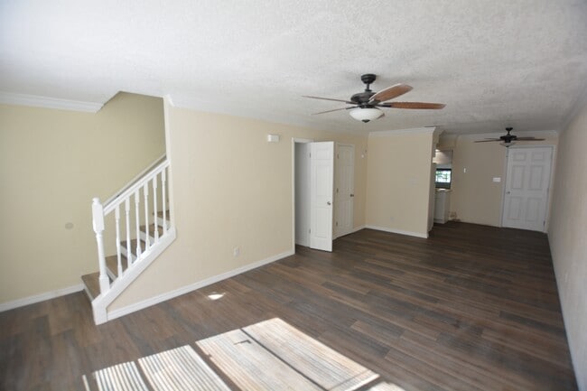 Building Photo - 808 Plum St