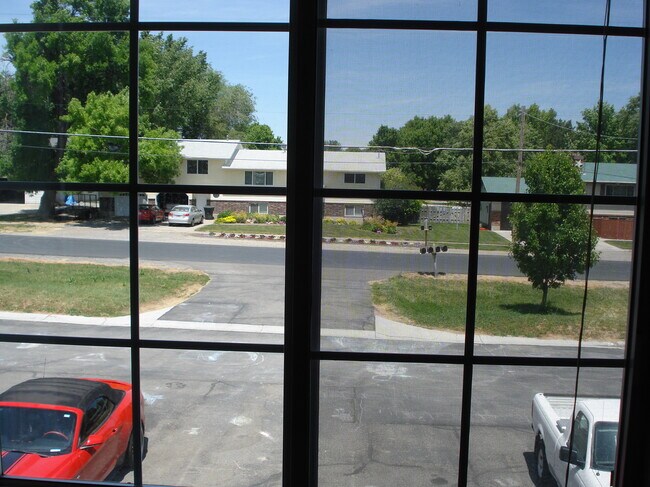 Building Photo - 60 E 200 N