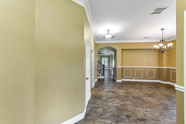 Building Photo - 18318 W Williams Bend Dr
