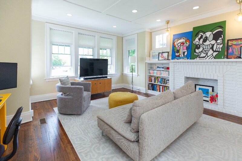 Building Photo - 108 S Notre Dame Ave