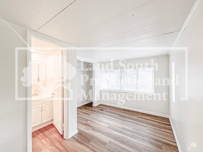 Building Photo - 3311 J Rd