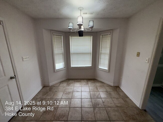 Building Photo - 384 E Lake Ridge Rd