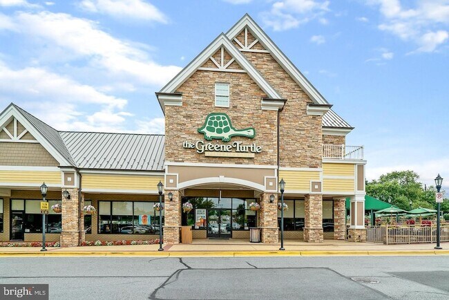 Building Photo - 18005 Sunset Lake Ct