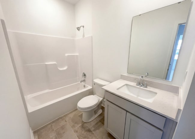 Building Photo - 2415 Fir Dr