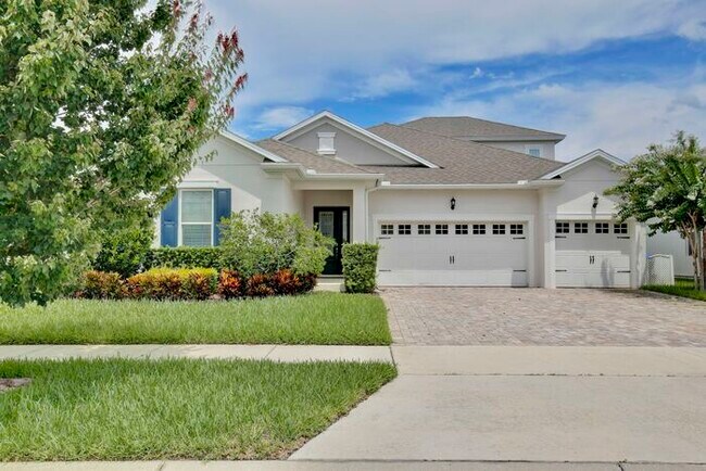 Primary Photo - Elegant 5-Bedroom Pool Home for Rent in Sa...