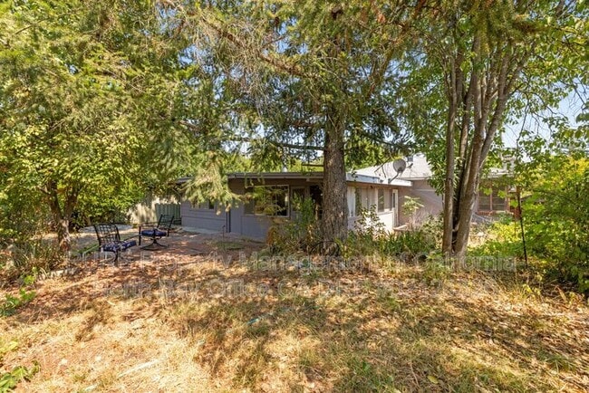 Building Photo - 1536 Madrona Ave