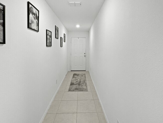 Building Photo - 8425 Fawn Creek Dr