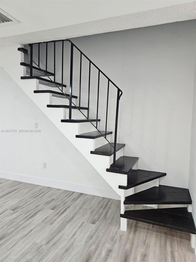 Building Photo - 4357 W 11th Ln