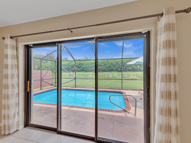 Building Photo - 7747 Villa Nova Dr N