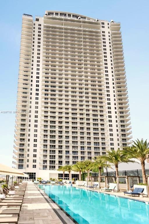 Building Photo - 4010 S Ocean Dr