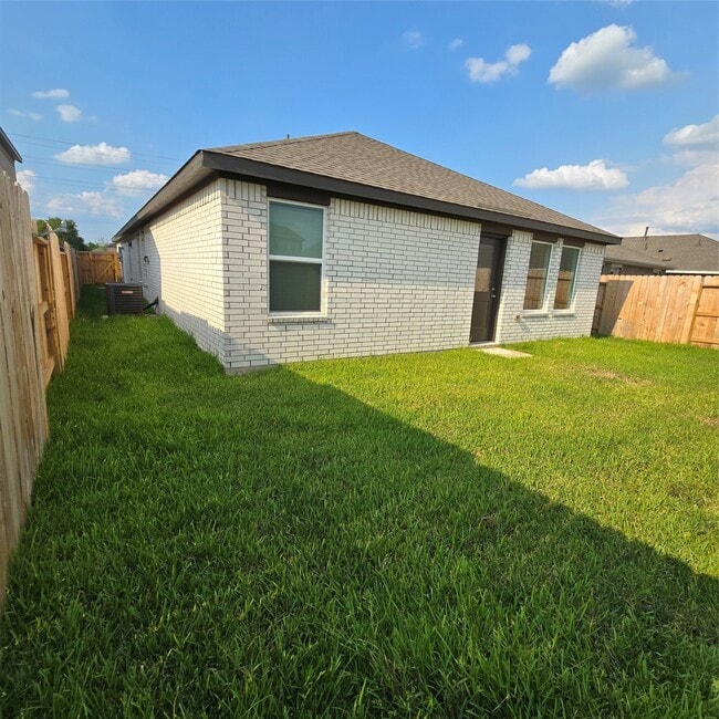 Building Photo - 28751 Texas Plns Dr