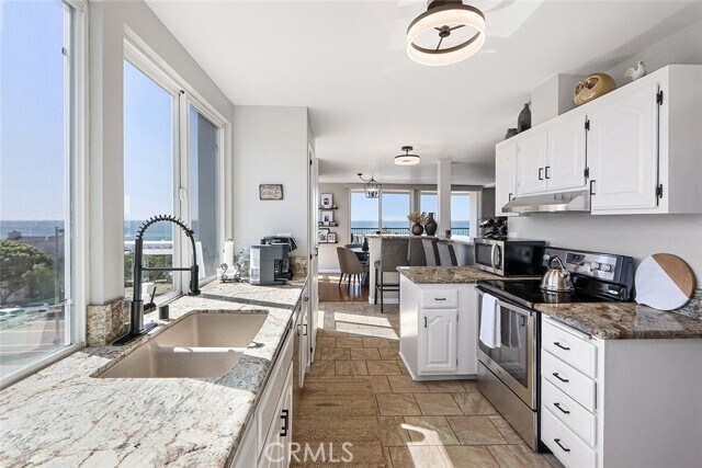 Building Photo - 800 Manhattan Ave