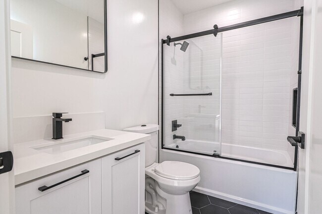 Building Photo - 4 Bed | 4.5 Bath | 2024 Construction | Tow...
