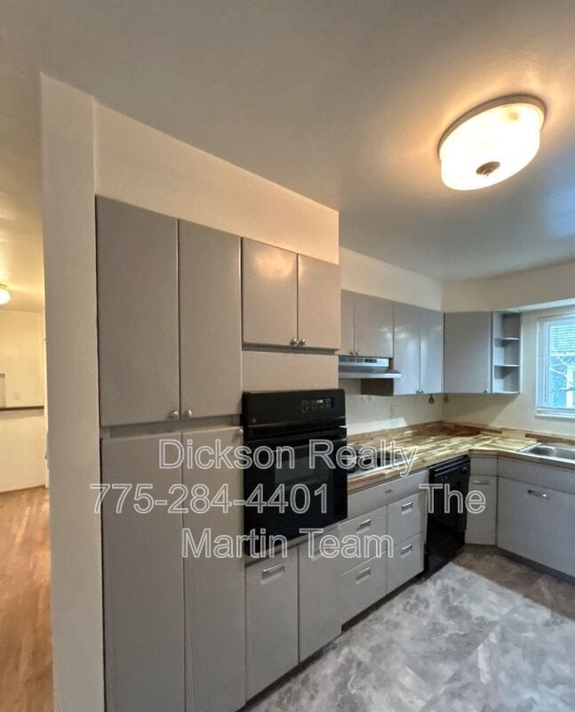 Building Photo - 240 18th St