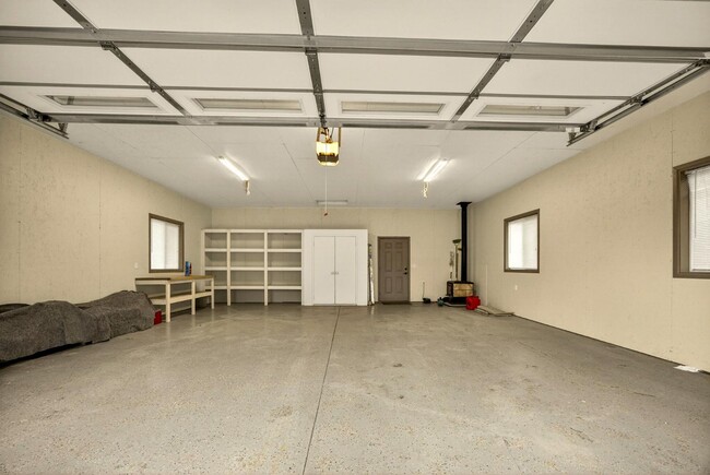 Building Photo - 860 Humbug Creek Rd