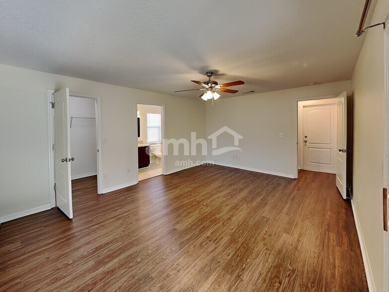Building Photo - 331 Valley Edge Dr