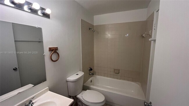 Building Photo - 9986 Nob Hill Ln