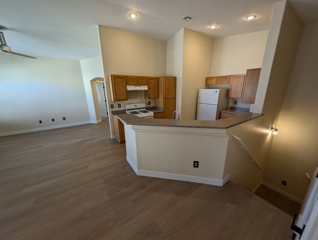 Building Photo - 89 Day Trade St