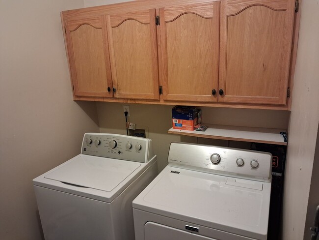 Building Photo - Spacious 4 bedroom 3.5 bath Home in Mallard Creek