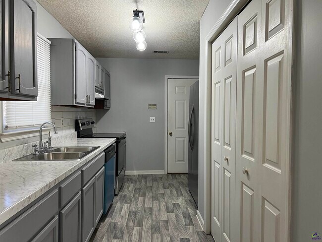 Building Photo - 2268 Unaliyi Trail