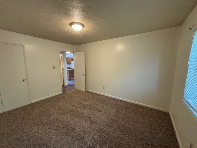 Building Photo - 6400 Starbrook Dr