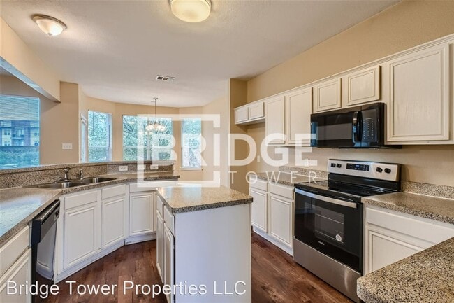 Building Photo - 5 br, 2.5 bath House - 3801 Remington Court