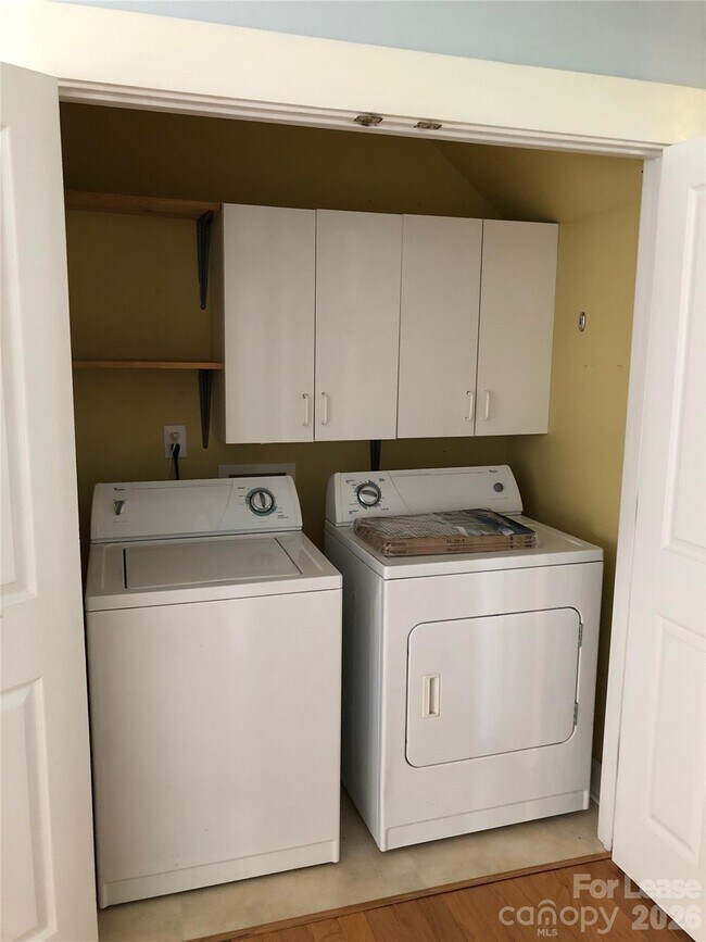 Building Photo - 113 Lake Davidson Park