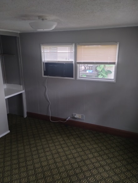 Building Photo - 153 NW Deer Run Gln