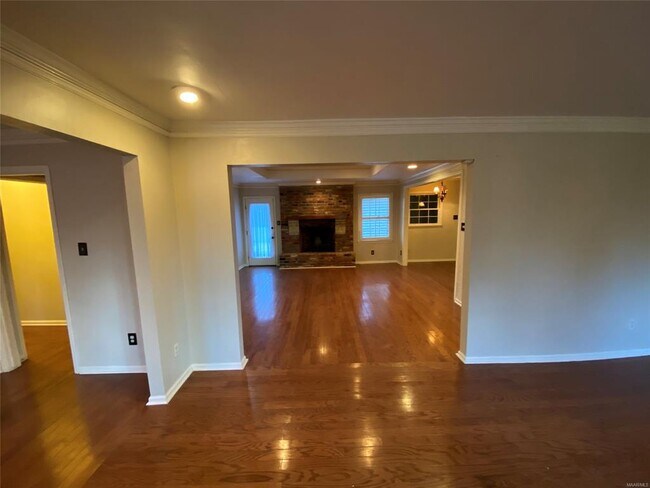 Building Photo - 2439 Hermitage Dr