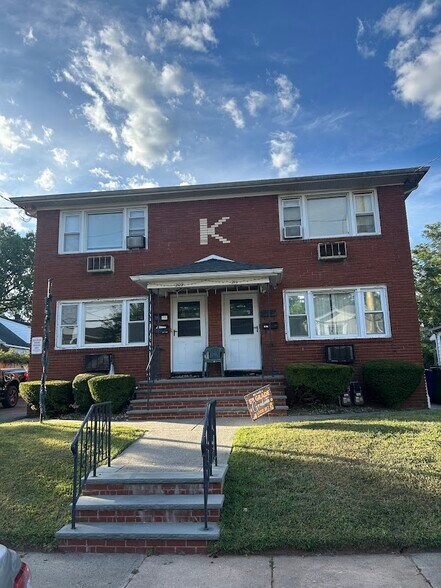 outside - 211 1st ave