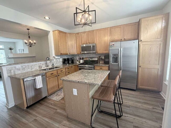 Building Photo - 978 Harrison Cir