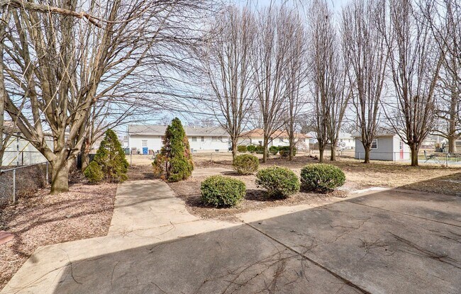 Building Photo - 255 Florisota Dr