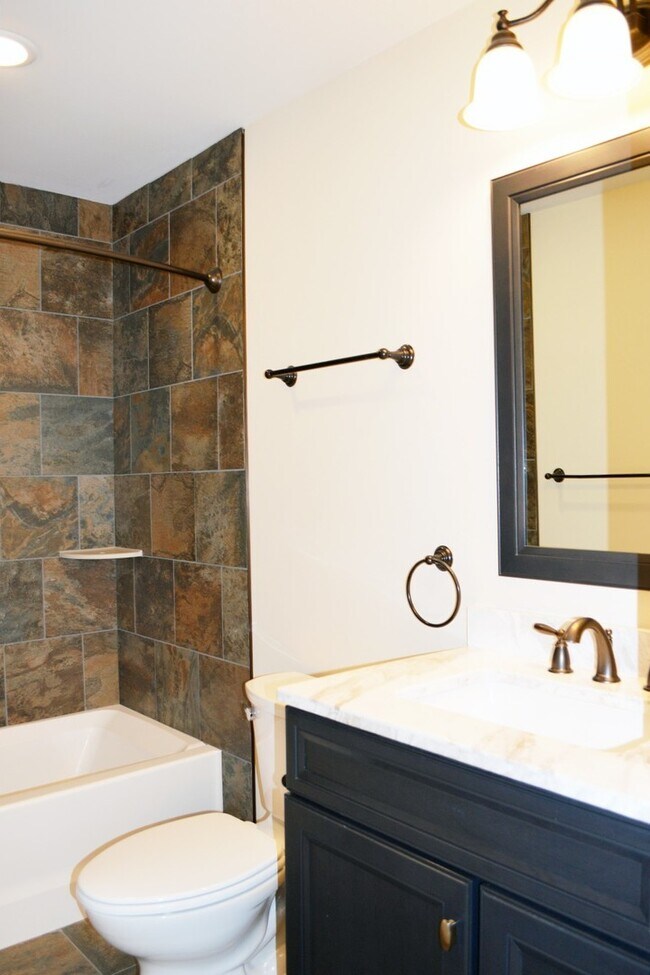 Building Photo - 214 North Ave