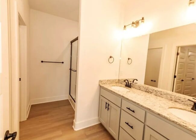 Building Photo - 252 Nebo St