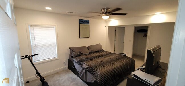 Building Photo - 2558 Oldknow Dr NW