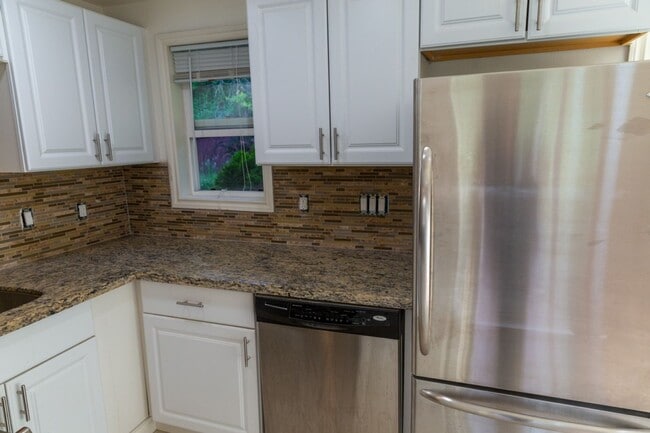 Building Photo - 17305 Dayton Ave