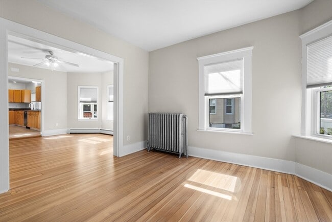 Building Photo - 144 Waverly Rd