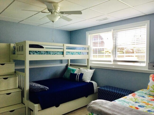 Building Photo - 34 Elizabeth Rd