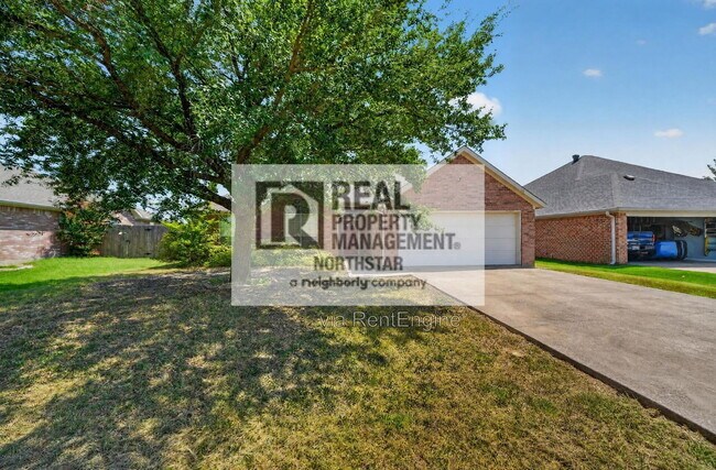 Building Photo - 308 Pin Oak Ln