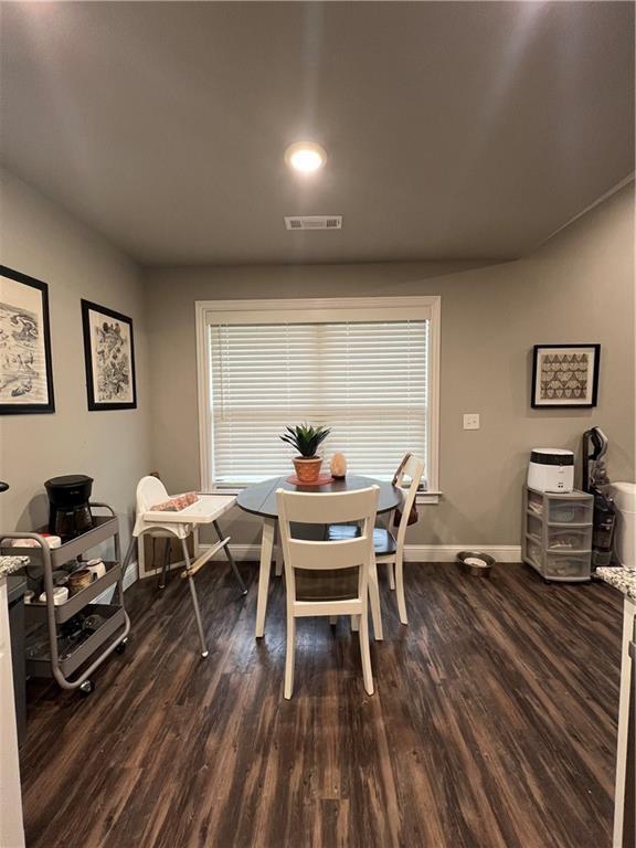 Building Photo - 605 E Wire Ridge Dr