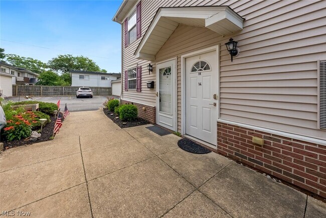 Building Photo - 11531 Riverview Ct