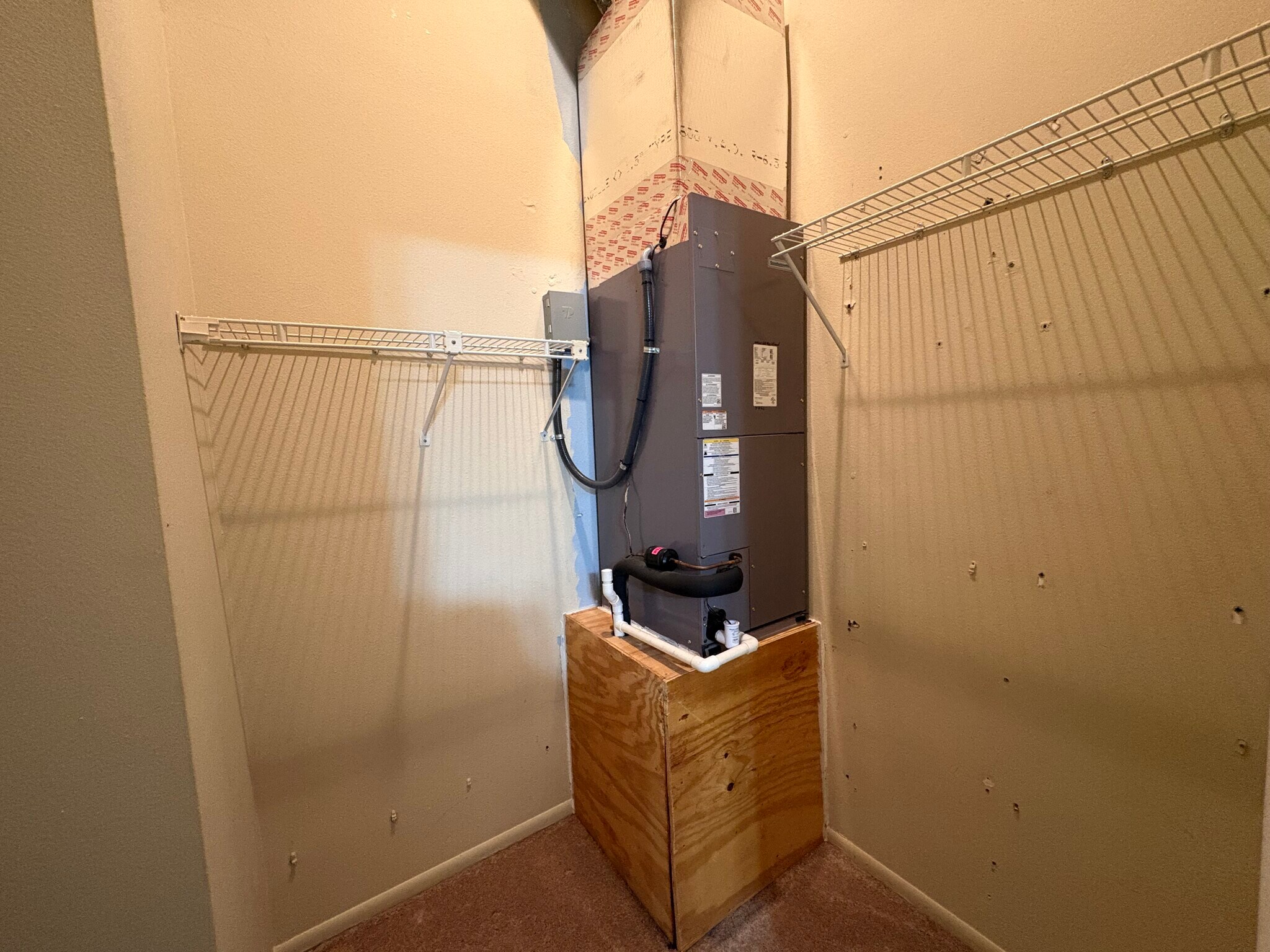 Building Photo - 746 N Jefferson Ave